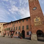 Konukevi All'imperatore Cherasco